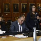 Defensa. Jiménez calló y dejó hablar a su abogada. Luego salió de la sala para asistir a una sesión del CAL.