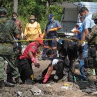 Fotografía de archivo en la que peritos forenses trabajan en una fosa clandestina de la cual ocho cadáveres fueron rescatados en México.