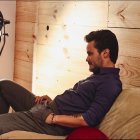 El artista promociona una nueva versión de su canción Día tras dia.