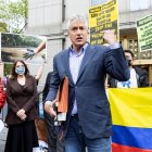 Steven Donziger (c), un abogado que ganó un caso de contaminación contra la petrolera Chevron en Ecuador en 2011, en una fotografía de archivo.