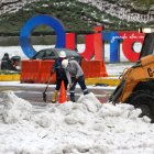 Blanco. Personal del Municipio retiró las montañas blancas de las calles.