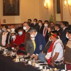 La reunión entre la Conaie y el gobierno se ha instalado.