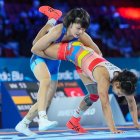 La sensación japonesa de la lucha, Akari Fujinami, de 17 años, derrotó a Luisa en cuartos.