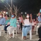 Los vecinos de Sauces 2 durante el saludo a la Aurora Gloriosa.