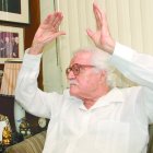 El expresidente Carlos Julio Arosemena, en una de sus entrevistas.