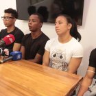 Luisa Valderde (d), junto a Andrés Montaño y otros implicados anunciaron ayer la determinación por la pugna.