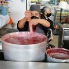 Tradición. La colada morada es parte del ritual por el día de los muertos.