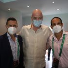 Gianni Infantino (centro) es muy cercano a las tesis sudamericanas. Francisco Egas (derecha) tiene una relación directa.