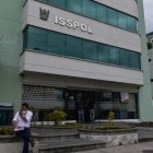 Los exdirectores del Isspol firmaron las transacciones.