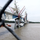 La embarcación extranjera sería reparada en Guayaquil. Según información preliminar, tuvo una anomalía en las máquinas.