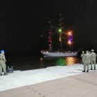 El Buque de la Armada Cisne de Branco en el Malecón 2000 llega para ser arreglado después del choque con el puente peatonal a Santay.