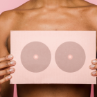 Este 19 de octubre se conmemora el Día Mundial del Cáncer de Mama, como una fecha que busca promover y sensibilizar a tanto a hombres como a mujeres, sobre la importancia de practicar el autoexamen.