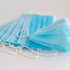 Cien mil de estas prendas serán distribuidas en las colonias de venezolanos en el país.