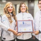 La familia busca brindar oportunidades de negocios para sus alumnos.