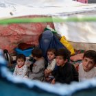 EFE
Fuente:
EFE/EPA
Autor:
STRINGER
Temática:
Catástrofes y accidentes » Hambruna
Disturbios y conflictos » Crisis
Imagen de archivo de un grupo de niños afganos en un campamento improvisado para desplazados instalado en un parque de Kabul.