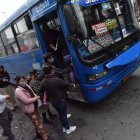 Servicio. Los transportistas en Quito declinaron la paralización del servicio.