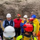 Funcionarios y técnicos de varias instituciones se encuentran en la zona trabajando en la búsqueda de los desaparecidos.