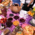 Cultura. La colada morada representa un legado de tradición indígena, un recuerdo de la costumbre de llevarle comida a los muertos.