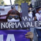 Durante la marcha, que siguió el recorrido sin mayores altercados, se vivieron momentos de emoción entre las madres de las víctimas.