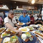 Gastronomía. Diferentes platillos se presentaron ayer en una de las naves de Mercado del Río.