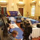 EL MINISTRO DE ECONOMIA SIMON CUEVA TUVO UNA CONVERSATORIO CON LOS MEDIOS DE COMUNICACION ESTO SE DIO EN LA GOBERNACION DEL GUAYAS 5 DE NOVIEMBRE DEL 2021 GUAYAQUIL-ECUADOR