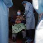 Según las últimas cifras oficiales, más de 20 millones de personas han recibido la primera dosis de alguna de las vacunas que se aplican en el país y 15,8 millones ya cuentan con las dos dosis requeridas.