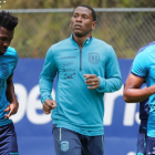 Jordy Caicedo, Brayan Angulo y Djorkaeff Reasco son las opciones de Alfaro en la delantera de la Tricolor.