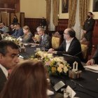 Política. Miembros de la ID, en la reunión con el presidente.