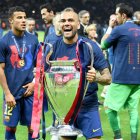 Dani Alves fue parte del histórico Barcelona ganador del sextete.