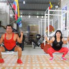 Los pesistas Gregorio Villao y María Isabel Ramos son una pareja de esposos que comparten los secretos del deporte para ayudarse mutuamente en la actividad.