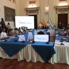 Luego de cinco horas de reunión, el presidente anunció las medidas adoptadas en el gabinete de crisis que sesionó también el sábado y domingo.