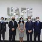 Cita Los representantes de GAFILAT junto con Carla Mera Proaño, directora de la UAFE.