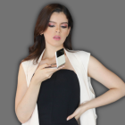 Samsung ha fabricado un objeto de deseo para los amantes de la moda: un smartphone con mucho estilo.