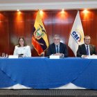 La decisión se tomó a pocos días de que cumplan tres años en funciones y dos de sus integrantes deban ser reemplazados, aunque el proceso lleva retraso.