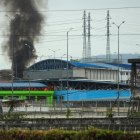 Vista de humo que sale del interior de la penitenciaría del Litoral en Guayaquil (Ecuador), en una fotografía de archivo.