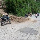 en el sector de Guápulo se registró este derrumbe a causa del movimiento telúrico, informó.