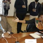 Vociferante. La correísta Paola Cabezas no habló: gritó. A Édgar Quezada le dijo que se dedique a otra cosa.