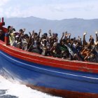 Olas de migrantes cruzan a diario el Mar mediterráneo para llegar a Europa.