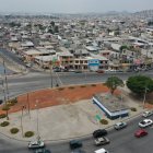Canal. Las Orquídeas está separada por dos canales de agua, que en los últimos días han sido atendidos para el desalojo de basura.