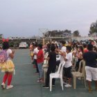 Unos 200 niños y sus padres pasaron una tarde y noche amena con juegos, concursos y el encendido del gigantesco adorno navideño.