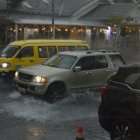 Emergencia. Las calles recordaban a ríos, los truenos eran frecuentes durante al menos una hora.