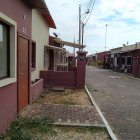 Abandono. Así se observan en estos días las calles internas de Andalucía, con muchas casas sin ocupantes.