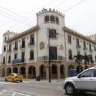 El Castillo José Martínez Espronceda está ubicado en las calles Eloy Alfaro y Venezuela.