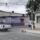En el sector de Callejón 20 y Tercer Callejón Robles Chambers en el suroeste de Guayaquil, se produjo el tiroteo que acabó con la vida de un hombre.