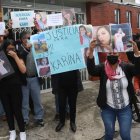 Protesta. Familiares de Chérrez realizan plantones para que el caso de la mujer no quede en la impunidad.