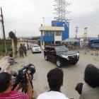 Mientras ingresan a la Penitenciaria, la Comisión de Derechos Humanos.