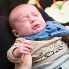 Bebés que lloran en exceso lo hacen con frecuencia al estar cansados.