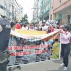 Medida. El último plantón que hicieron los vendedores en la bahía.