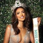 Desfilar en una pasarela o lucir su belleza no es lo único que le atrae. Ahora estudia Medicina en la Universidad de Guayaquil.