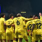 Los jugadores del Villarreal festejan el segundo gol del equipo ante el Atalanta, en Bérgamo.